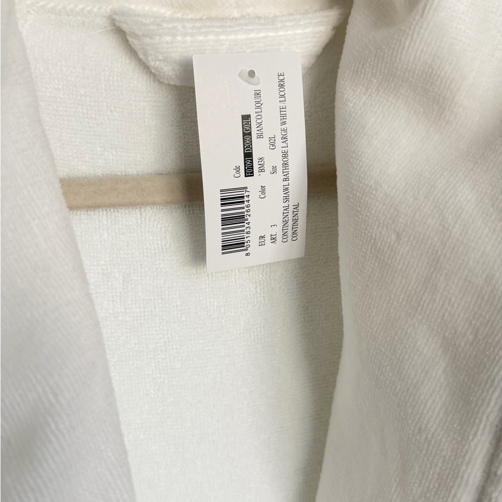 Frette Men’s White Shawl Collar Bathrobe - Picture 4 of 4